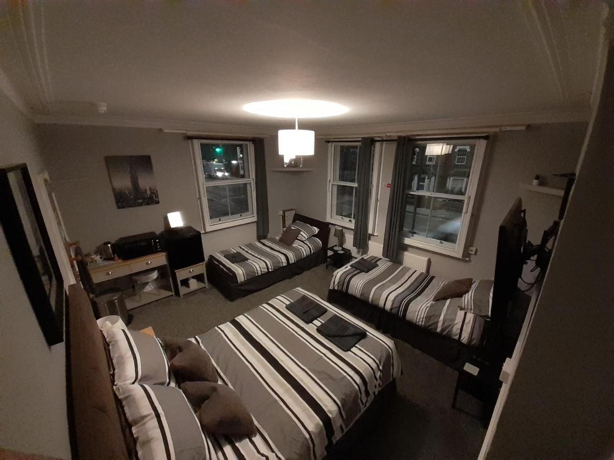 רדינג Caversham Lodge מראה חיצוני תמונה